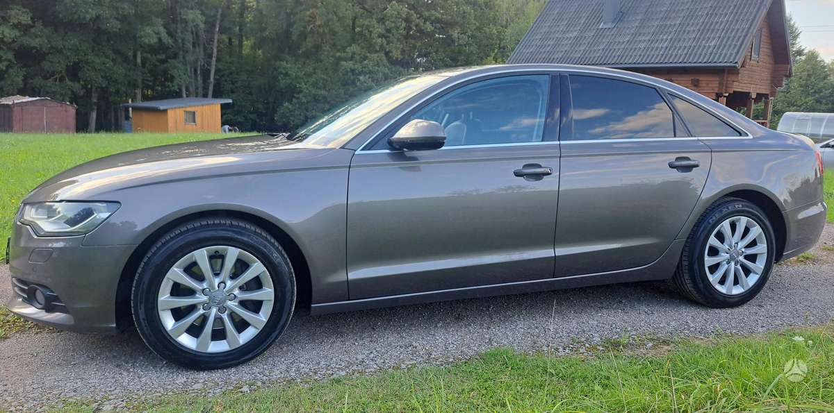 Audi A6, 2.0 l., Седан