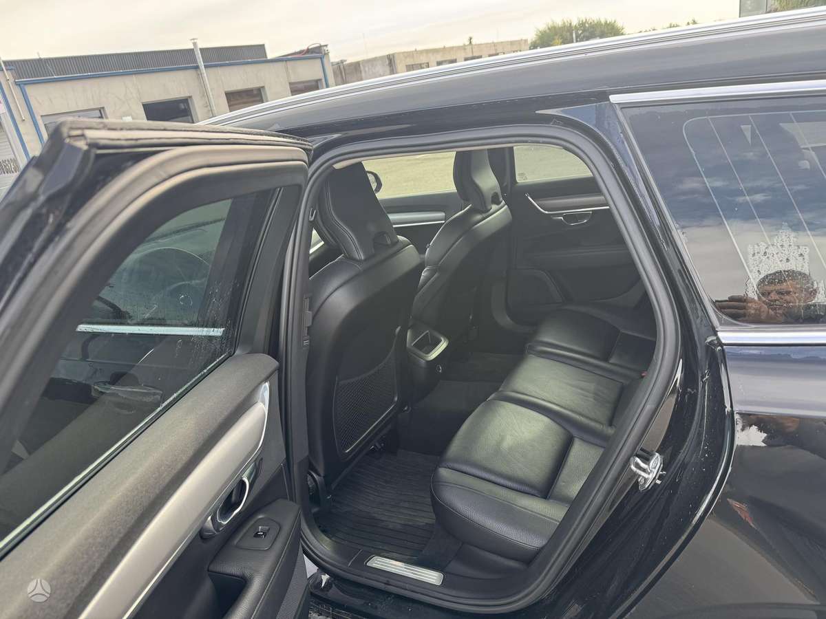 Volvo V90 - 10