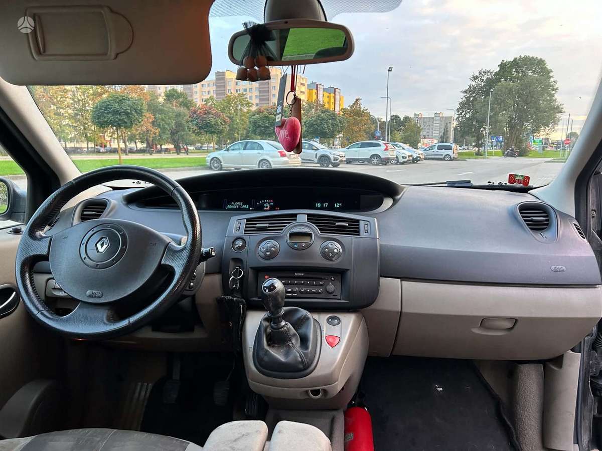 Renault Scenic - 11