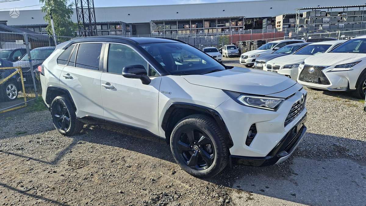 Toyota RAV4 - 1
