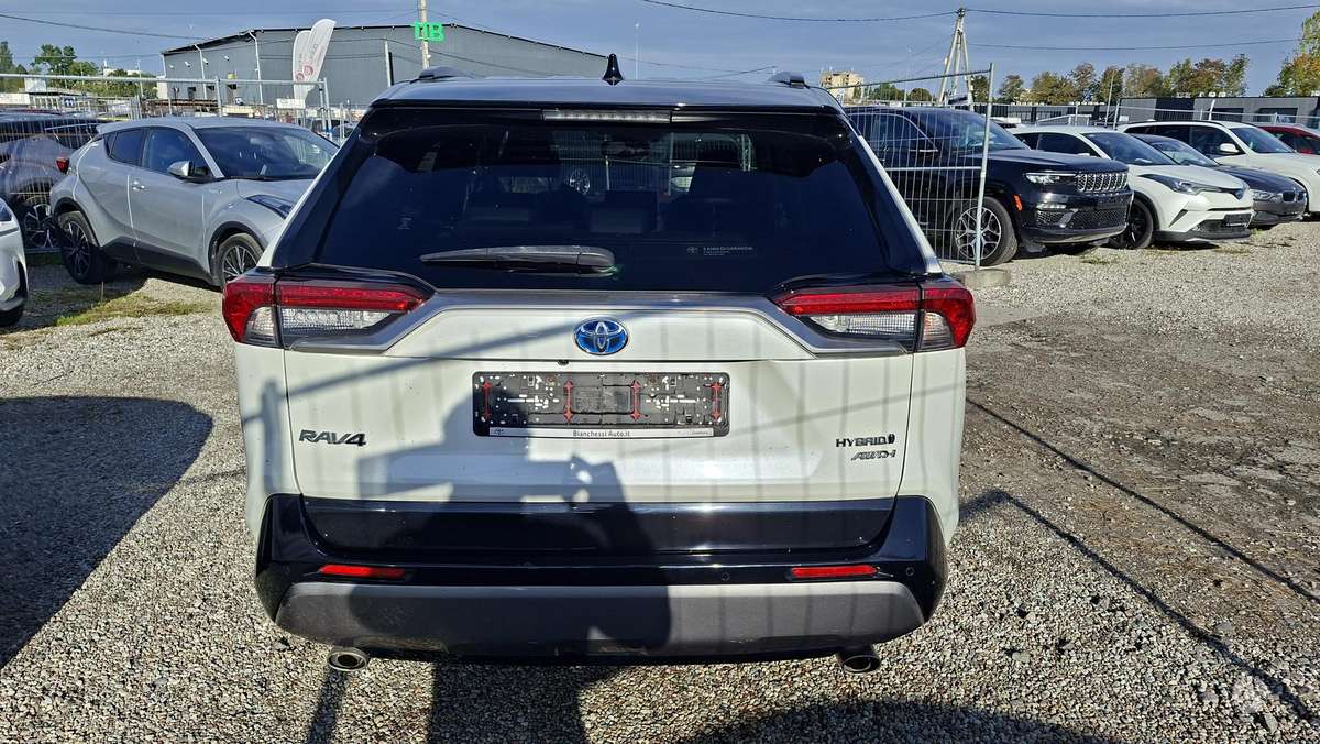 Toyota RAV4 - 6