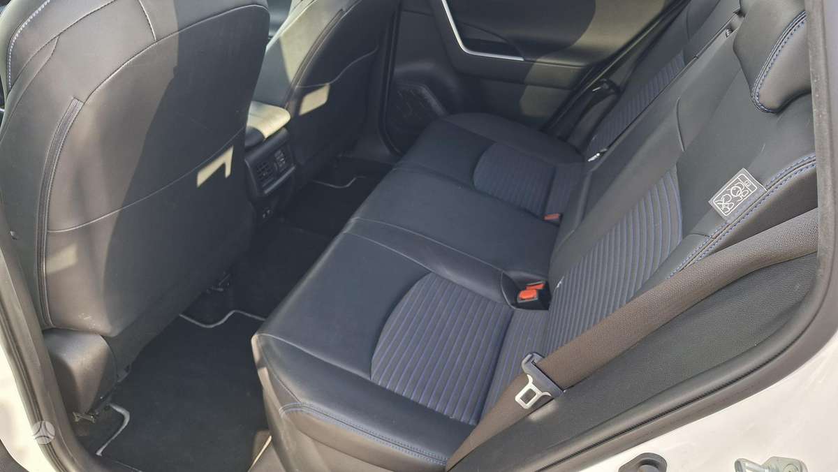 Toyota RAV4 - 9
