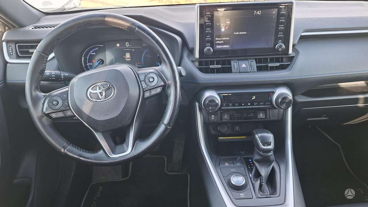 Toyota RAV4 - 11