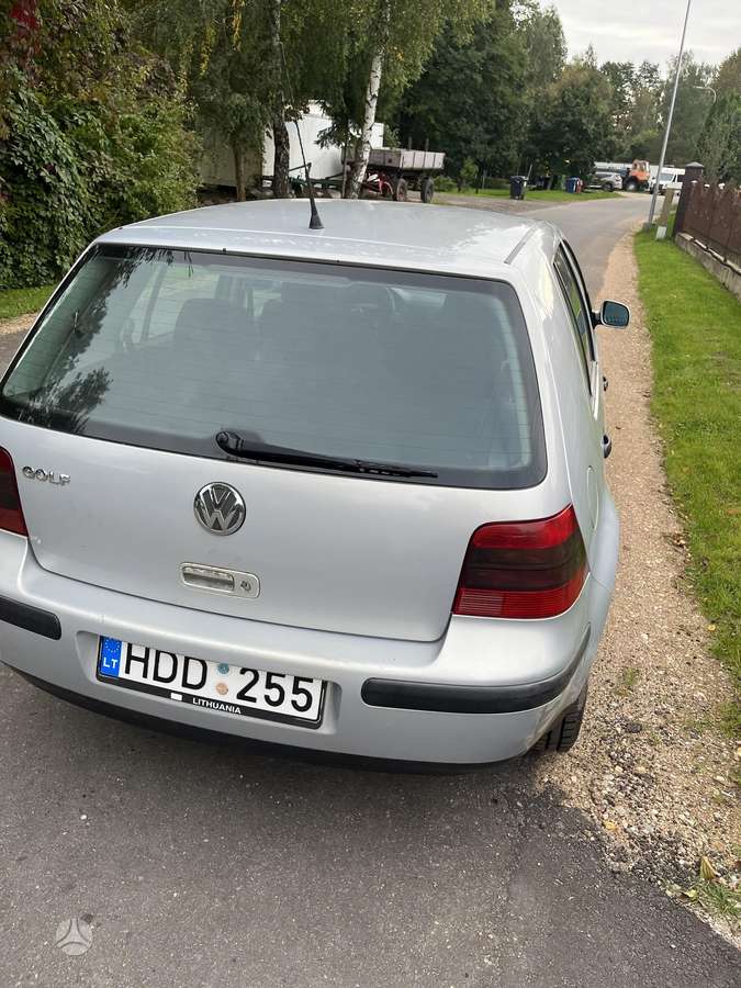Volkswagen Golf - 3