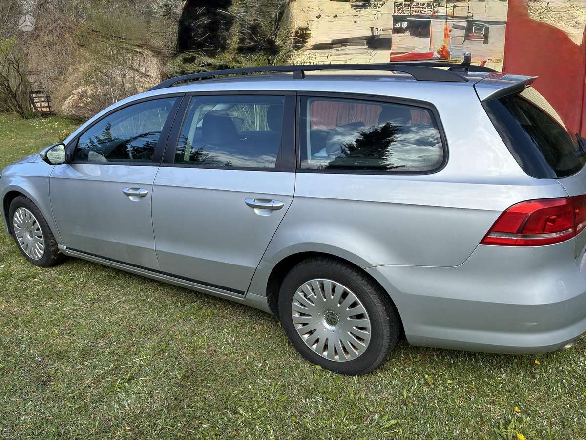 Volkswagen Passat - 4