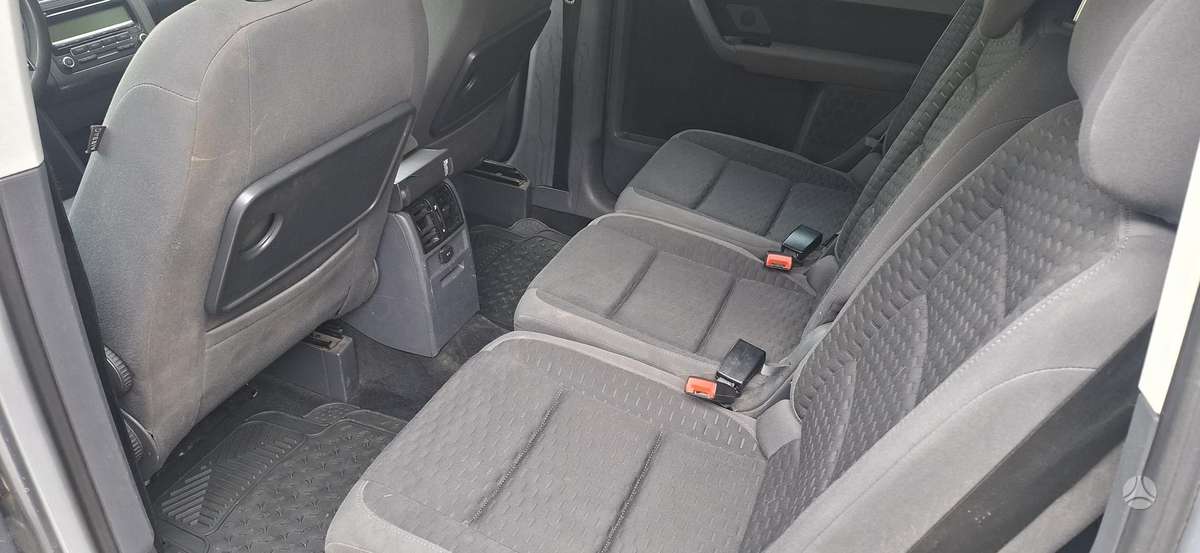 Volkswagen Touran - 8