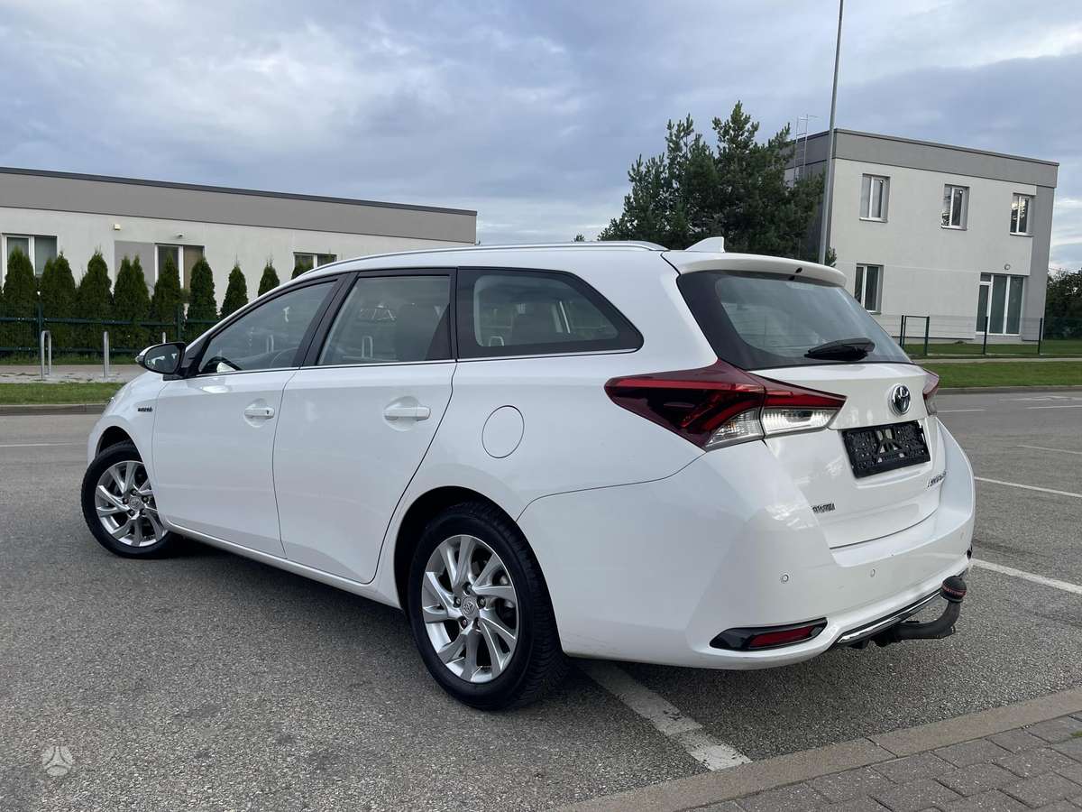 Toyota Auris - 11