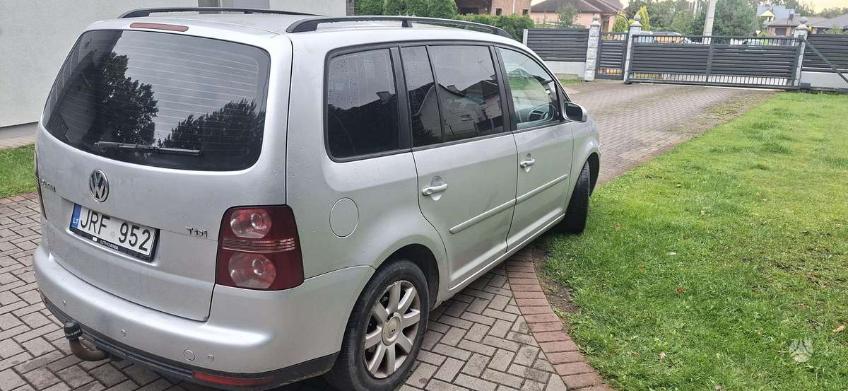 Volkswagen Touran - 3