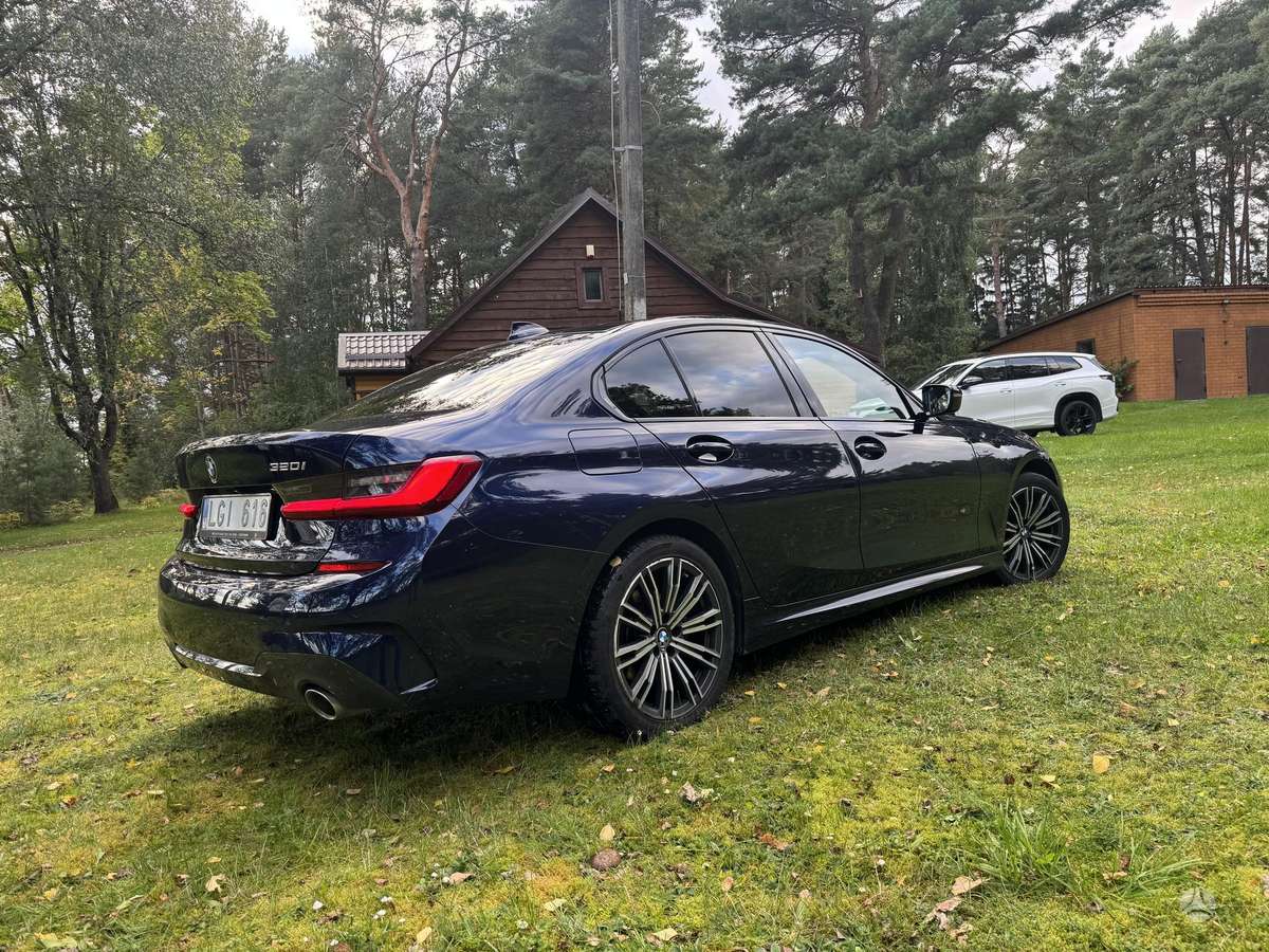 BMW 320, 2.0 l., Седан