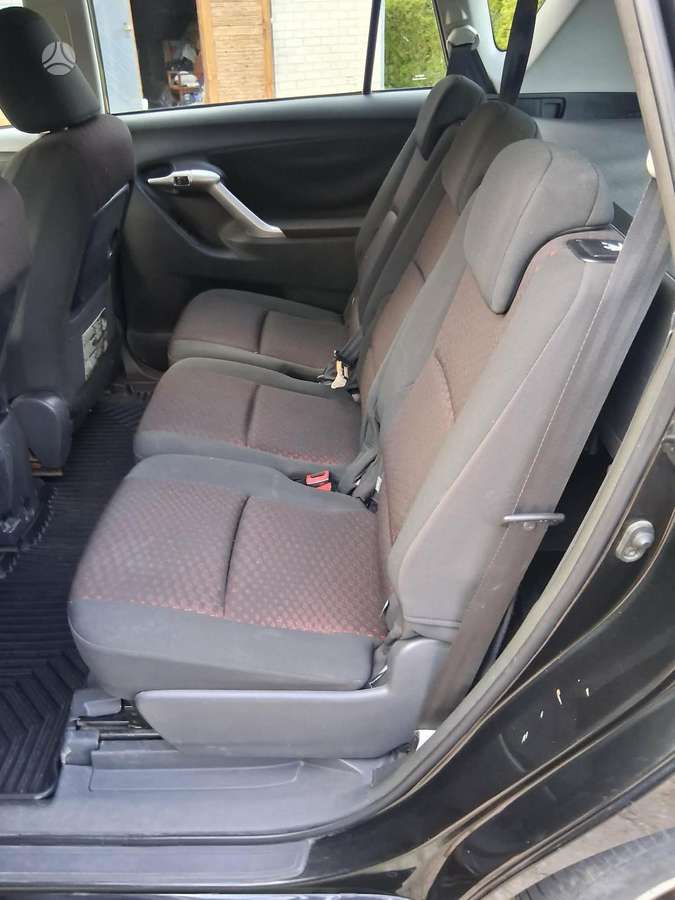 Toyota Verso - 5