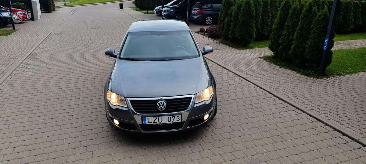 Volkswagen Passat - 4