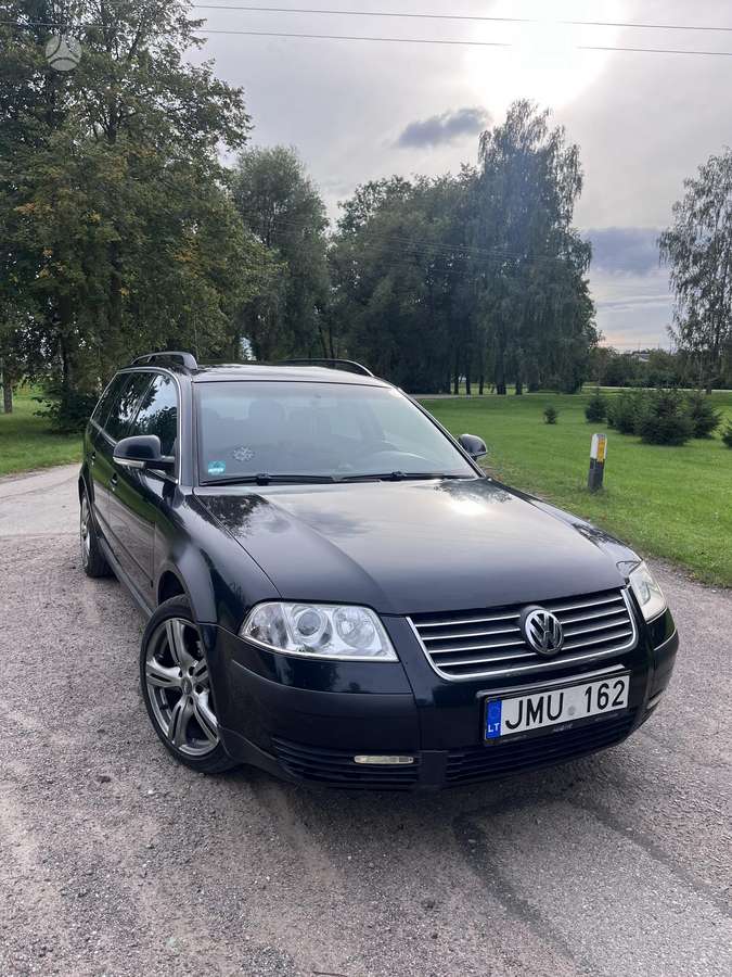 Volkswagen Passat - 1