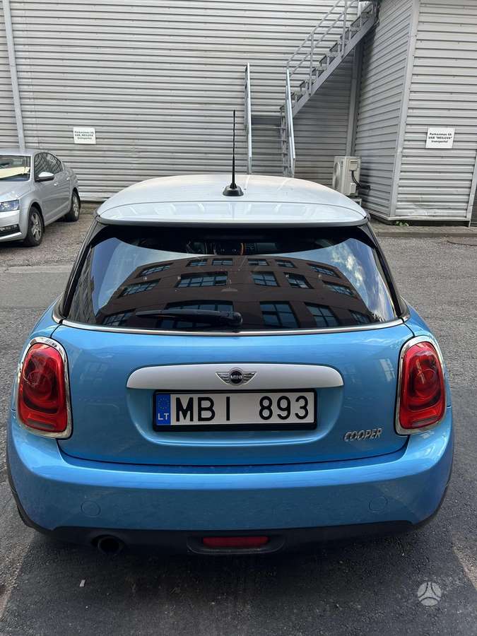 Mini Cooper, 1.5 l., hatchback