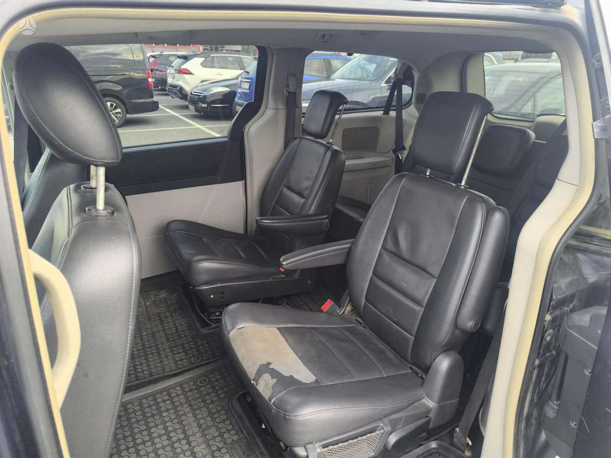 Chrysler Grand Voyager - 1
