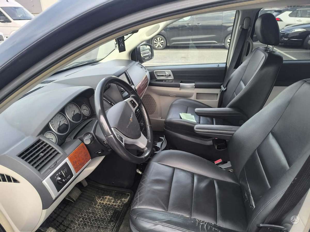 Chrysler Grand Voyager - 2