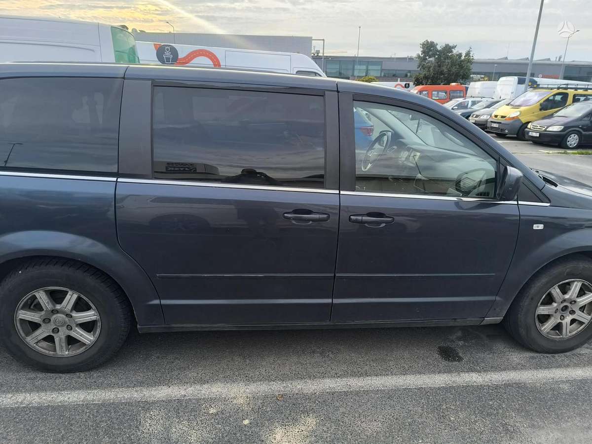 Chrysler Grand Voyager - 10