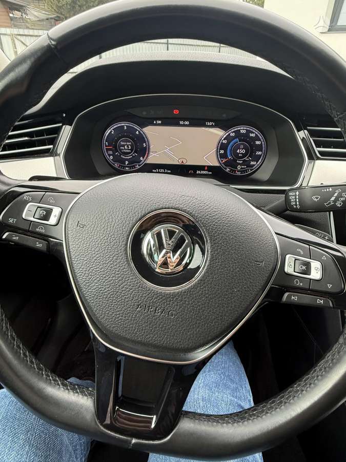 Volkswagen Passat - 9
