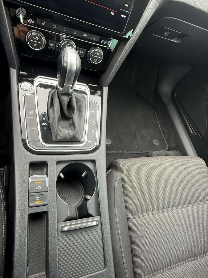 Volkswagen Passat - 10