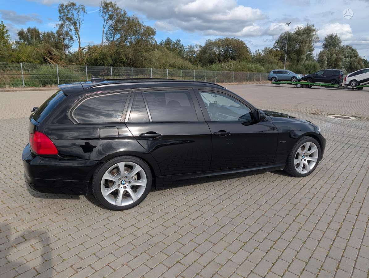 BMW 318, 2.0 l., wagon