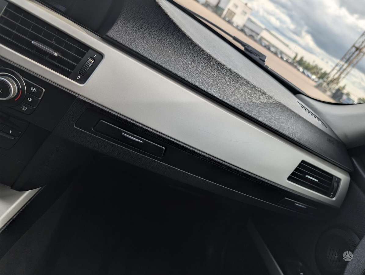 BMW 318, 2.0 l., universalas