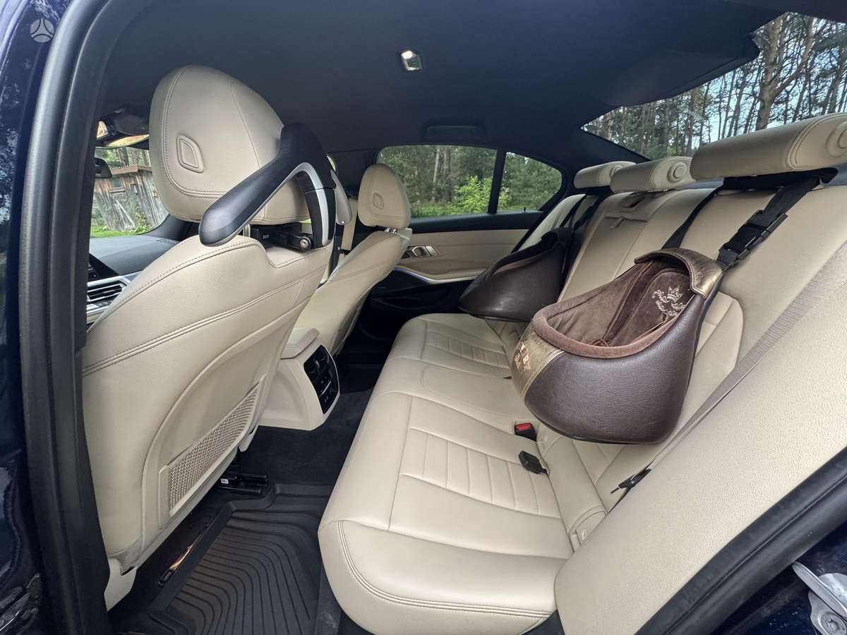 BMW 320, 2.0 l., Седан