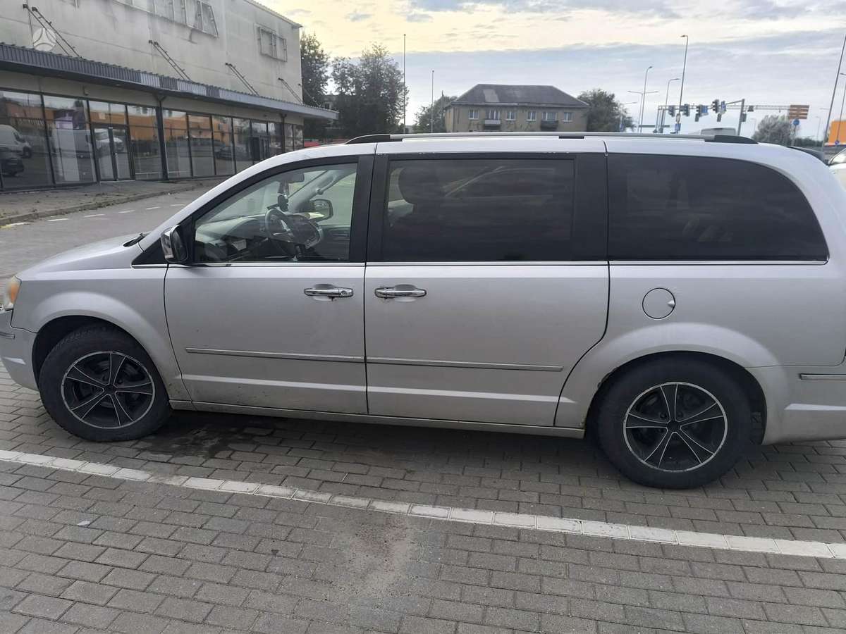 Chrysler Grand Voyager - 3
