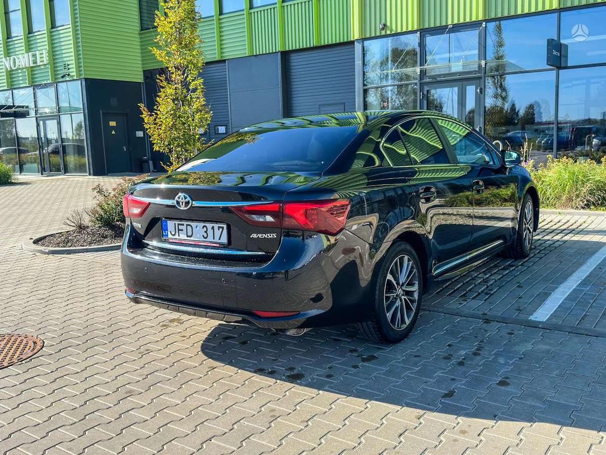 Toyota Avensis - 1