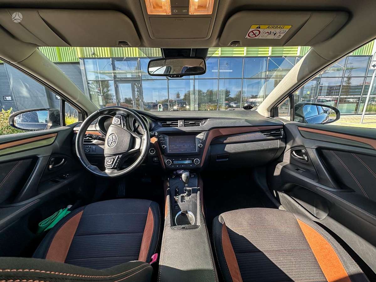 Toyota Avensis - 5