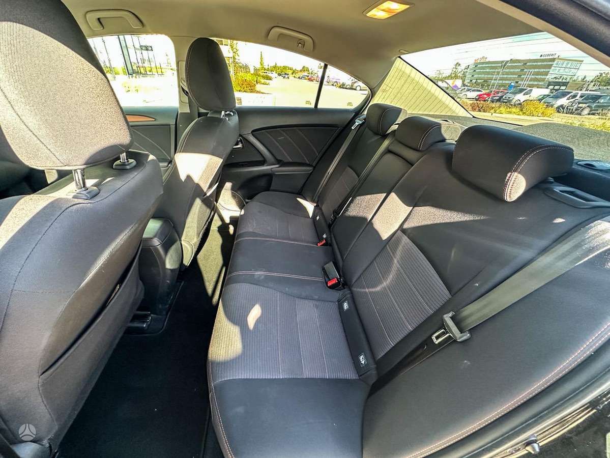 Toyota Avensis - 9