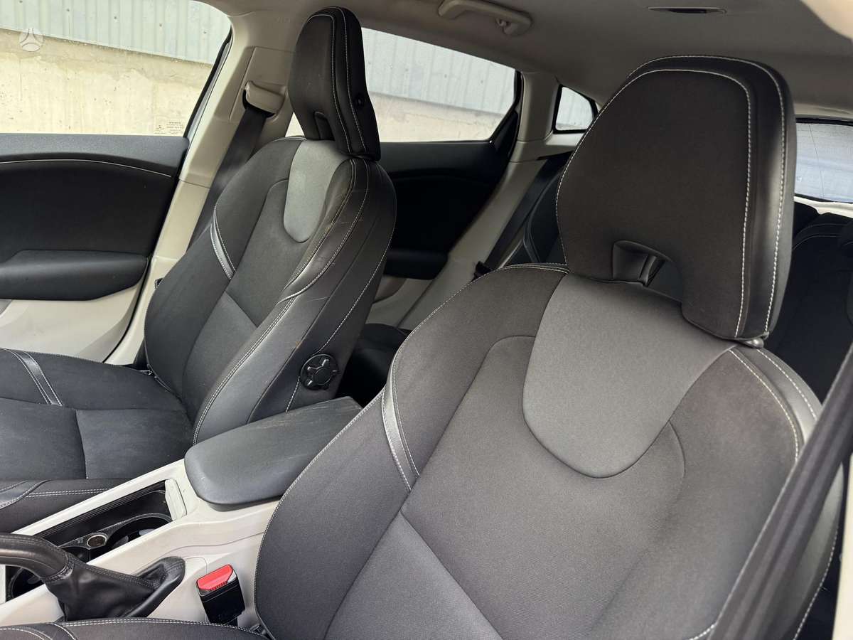 Volvo V40 - 8