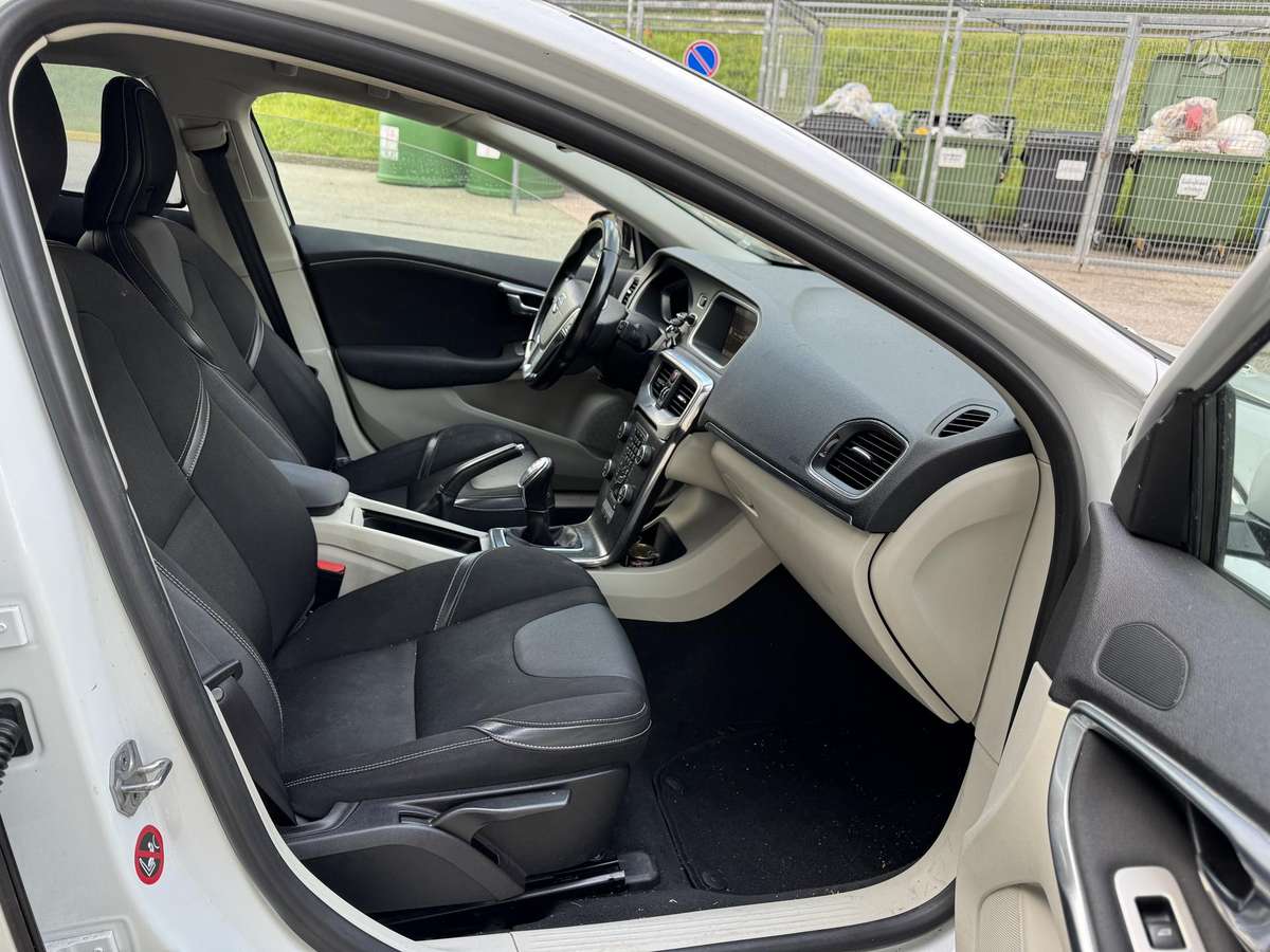 Volvo V40 - 9