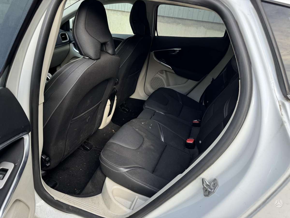Volvo V40 - 10
