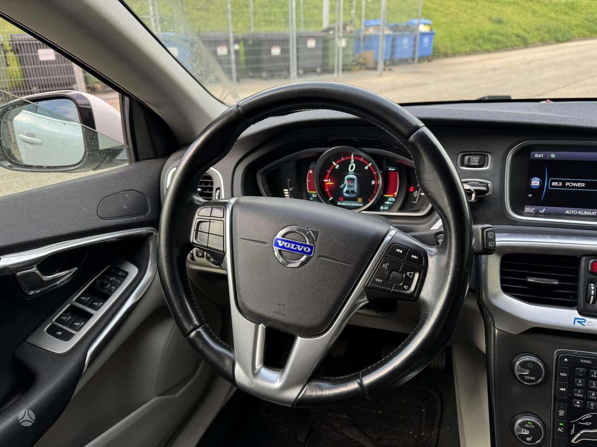 Volvo V40 - 11