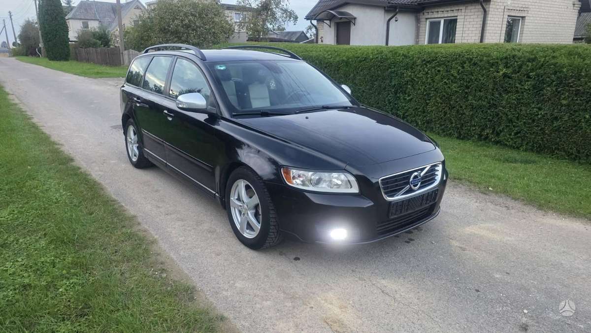 Volvo V50 - 1