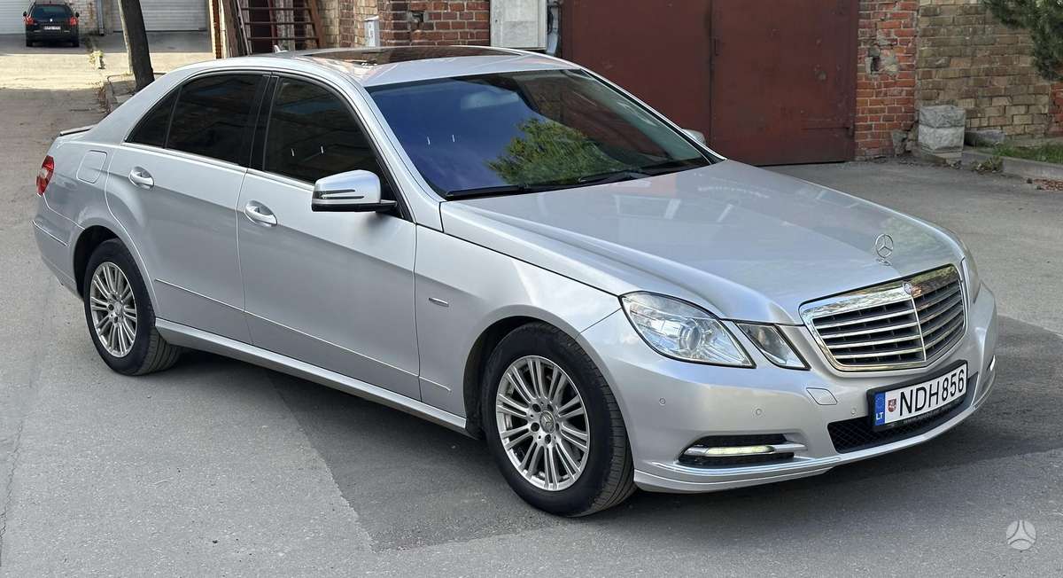 Mercedes-Benz E220 - 2