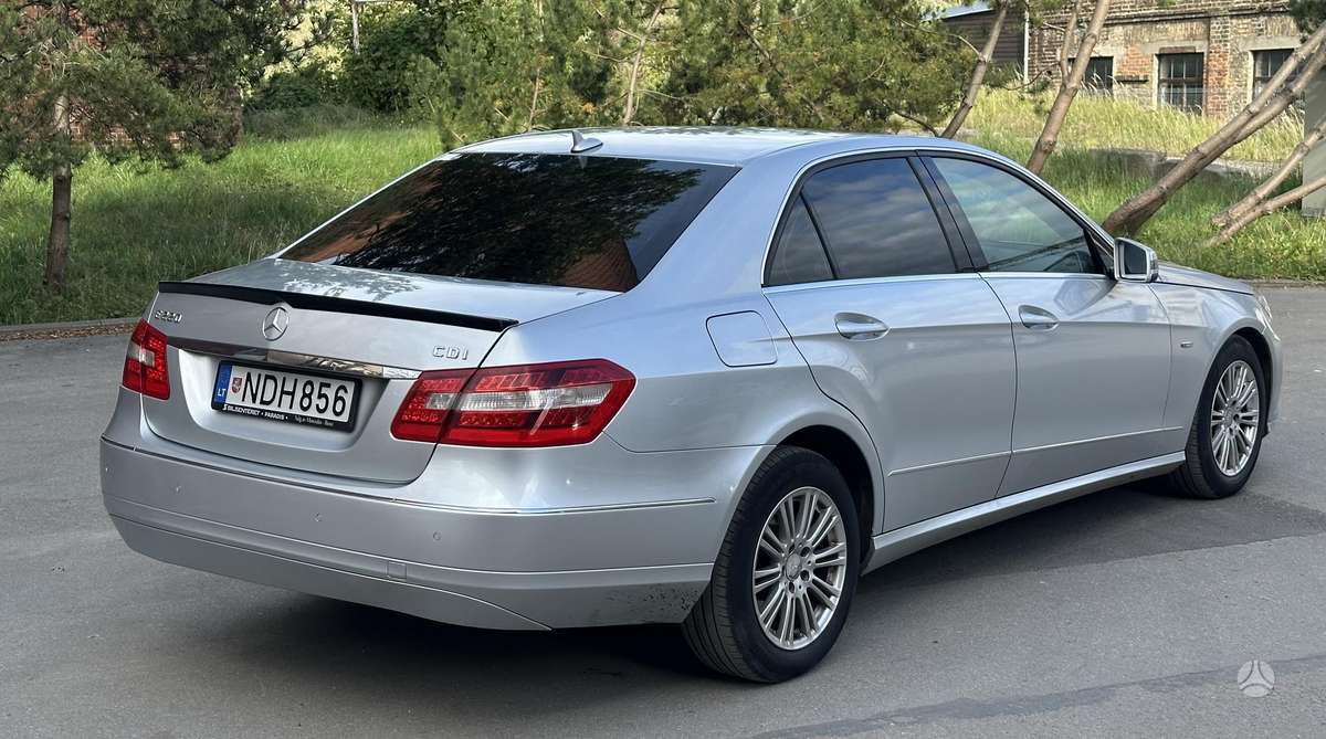 Mercedes-Benz E220 - 8