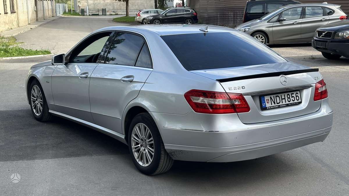 Mercedes-Benz E220 - 9