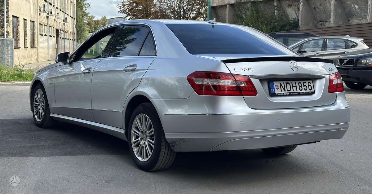 Mercedes-Benz E220 - 11