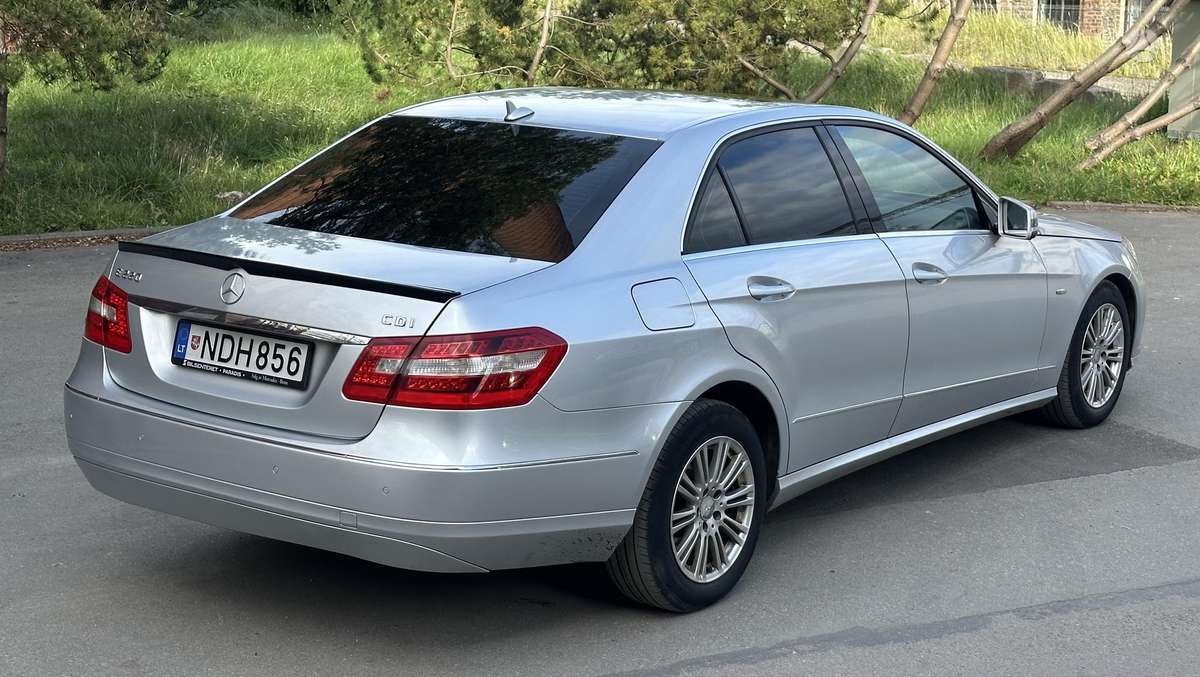 Mercedes-Benz E220 - 12
