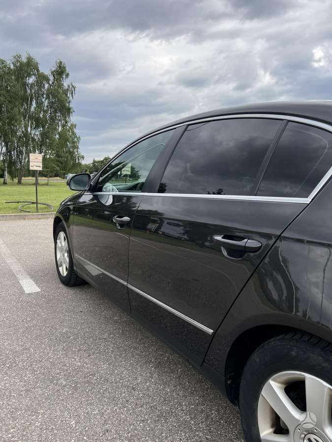 Volkswagen Passat - 4