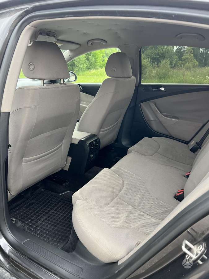 Volkswagen Passat - 11