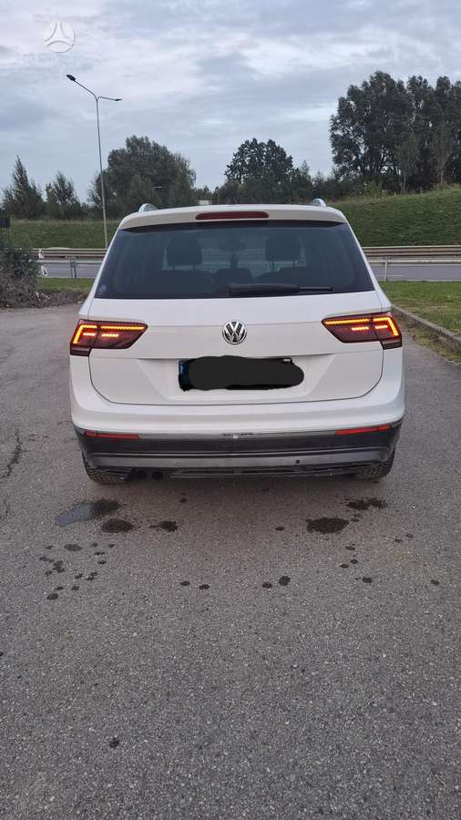 Volkswagen Tiguan - 6