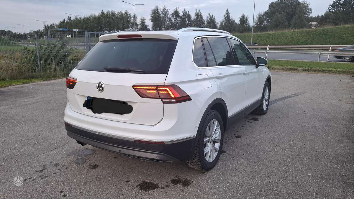 Volkswagen Tiguan - 5