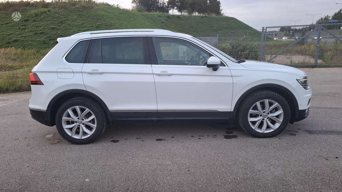 Volkswagen Tiguan - 4