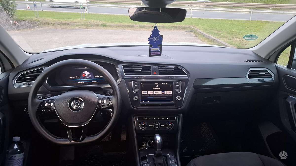 Volkswagen Tiguan - 9