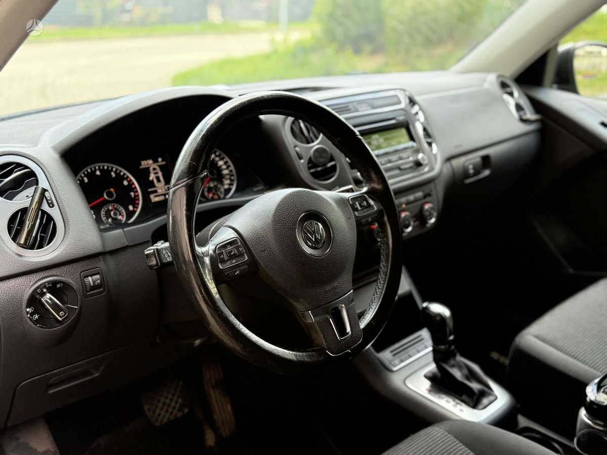 Volkswagen Tiguan - 8