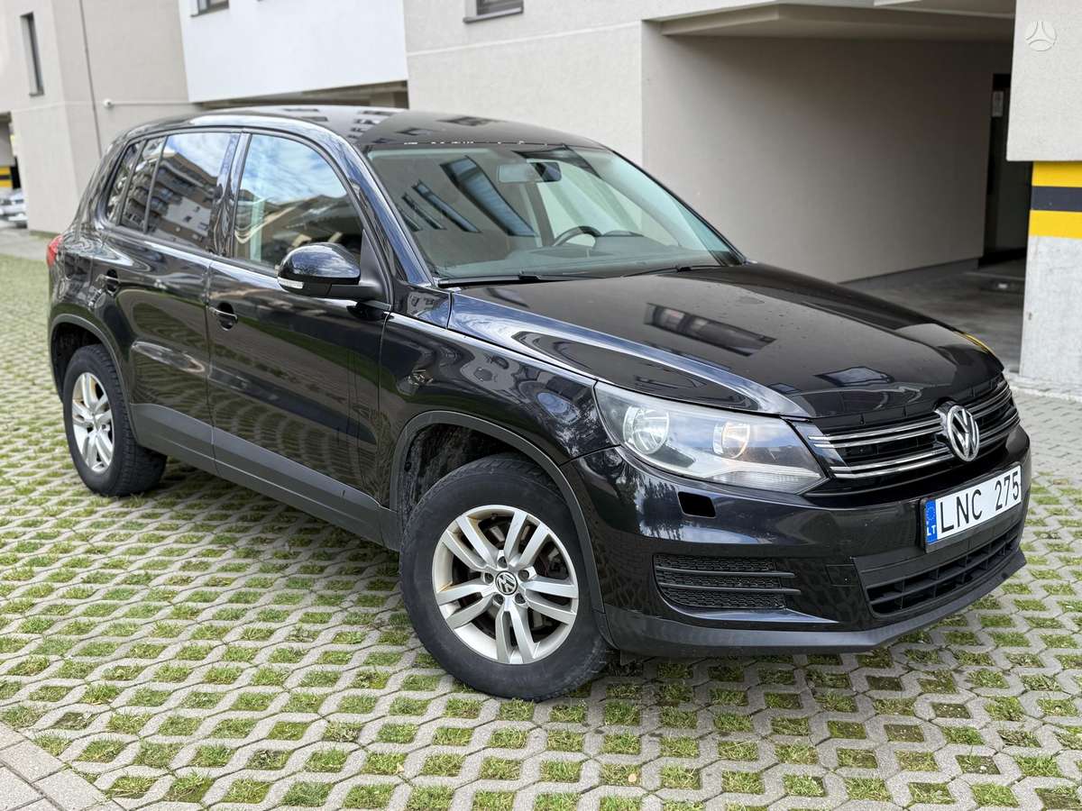 Volkswagen Tiguan - 1