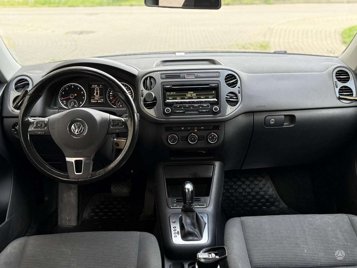 Volkswagen Tiguan - 12
