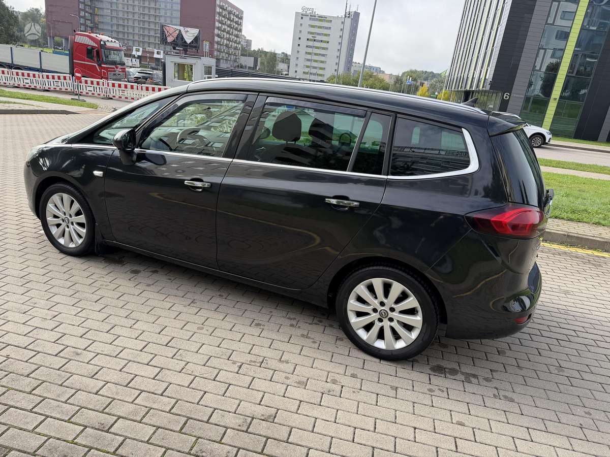 Opel Zafira - 10