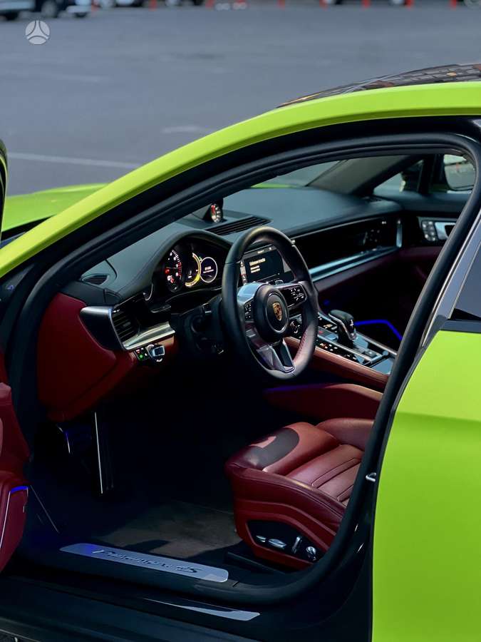 Porsche Panamera - 3